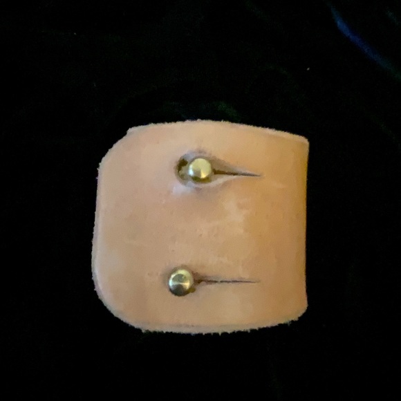 Leather cuff - Picture 4 of 6